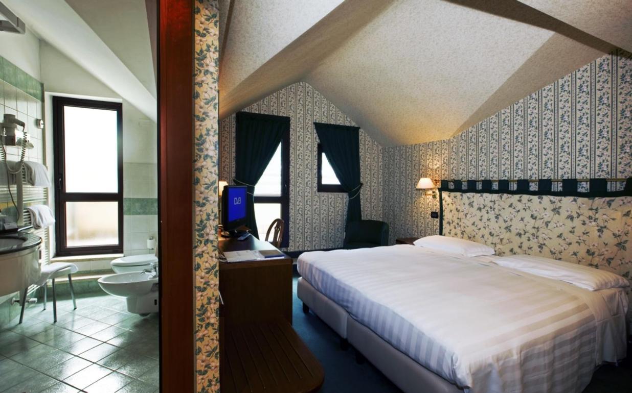 Rizzi Aquacharme Hotel & Spa Boario Terme Exterior foto