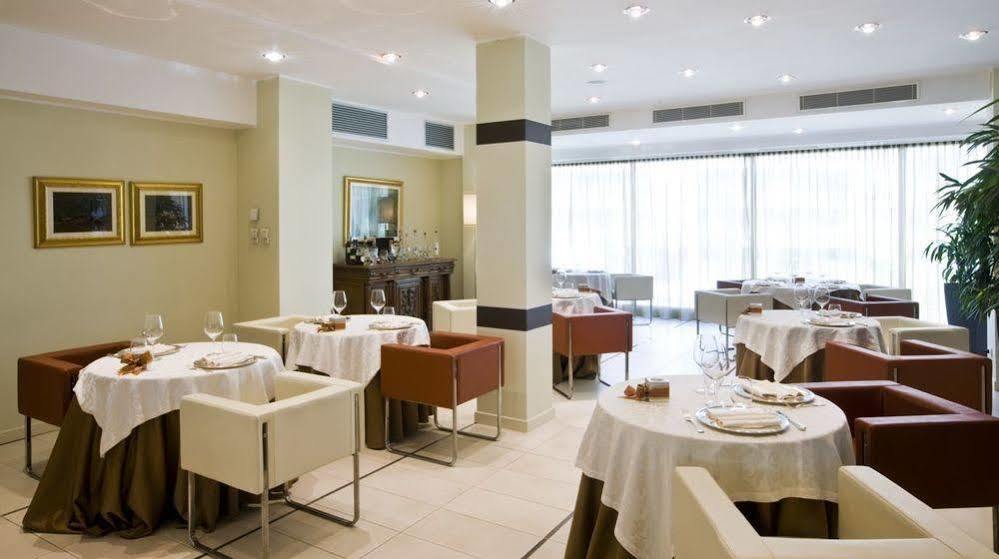Rizzi Aquacharme Hotel & Spa Boario Terme Exterior foto